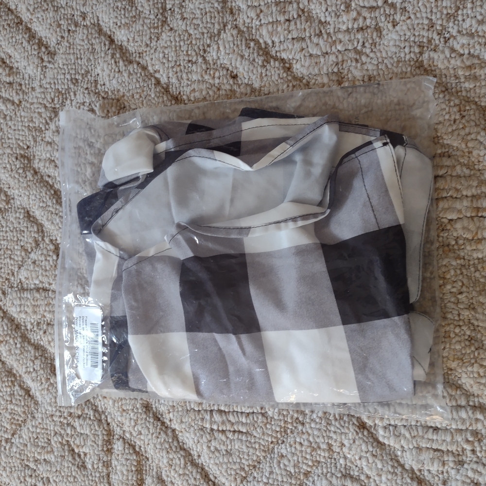 Black & White Buffalo Plaid (NIB) - Picture 10 of 16